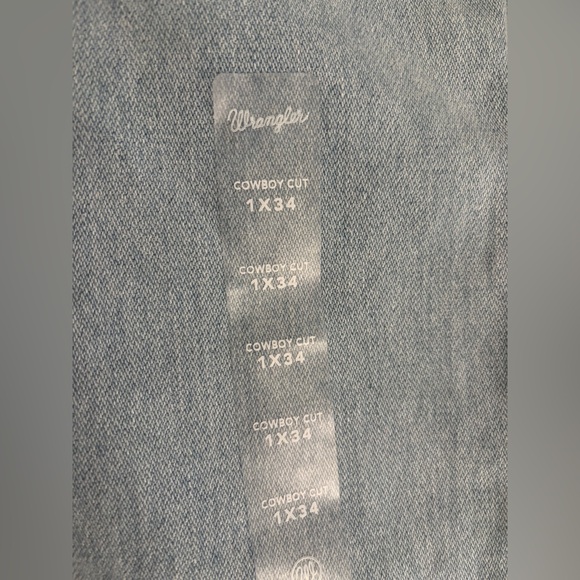 Woman’s The Original Cut Jean Wranglers - Picture 4 of 6